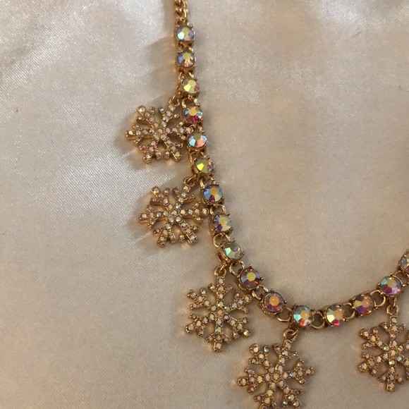 Betsey Johnson Gold Tone Holiday Whimsy Snowflake Charm Necklace Crystal NWT - Picture 9 of 12